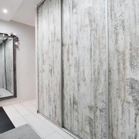 Apartament Dworcowa * كولوبرزيغ